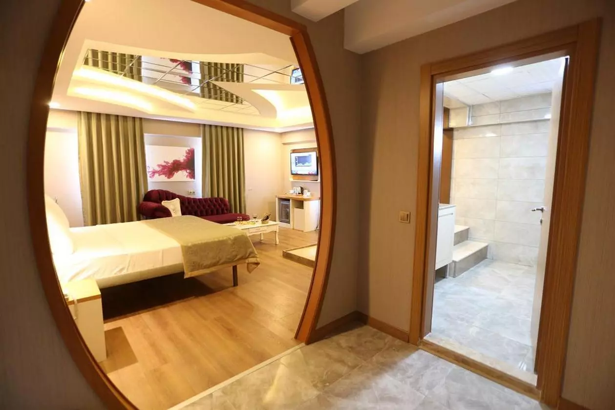 632691LIFECORNER_SHABAVIZPARVAZ (18).jpg